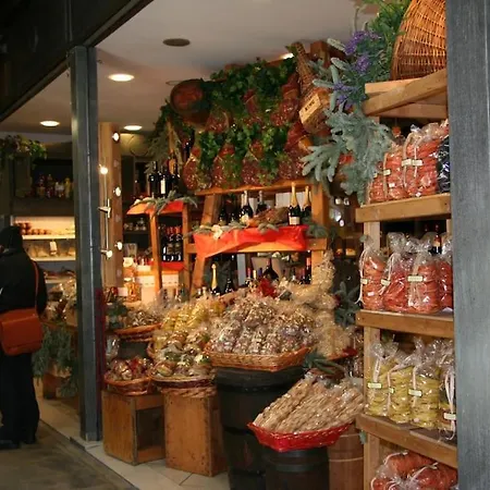 Elegant Market Smn Station Duomo *