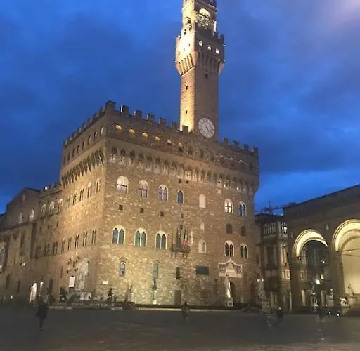 Elegant Market Smn Station Duomo